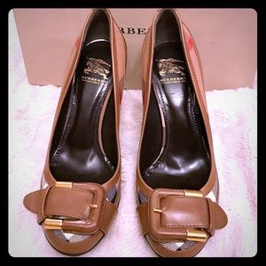 Burberry round toe with buckle 4”